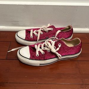 Pink sparkle converse